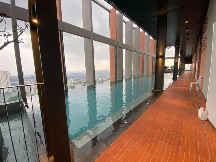 Mid Valley 3km Away 360 Sq Ft Millerz Sq * Kuala Lumpur