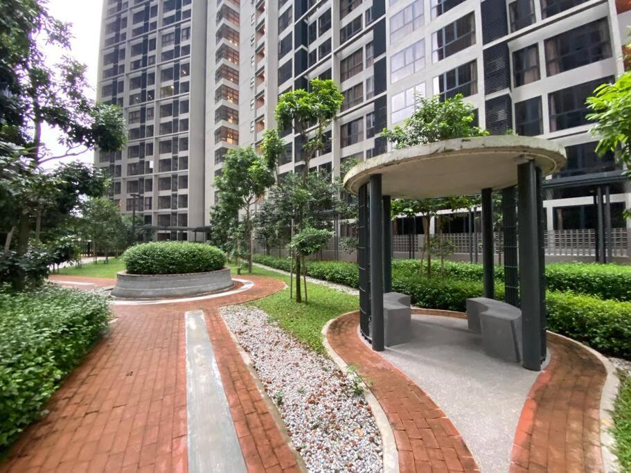 Mid Valley 3km Away 360 Sq Ft Millerz Sq Pangsapuri