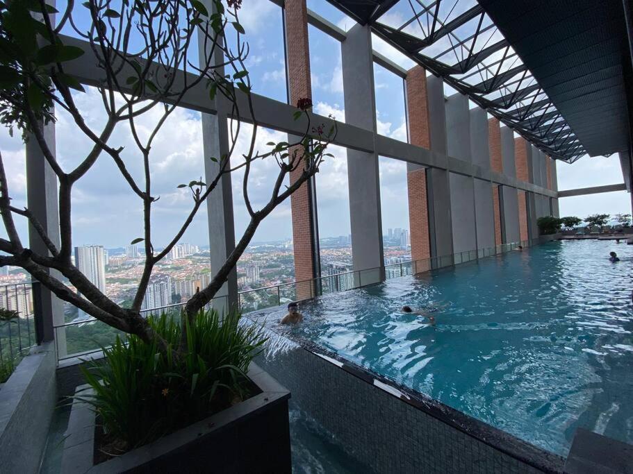Pangsapuri Mid Valley 3km Away 360 Sq Ft Millerz Sq *