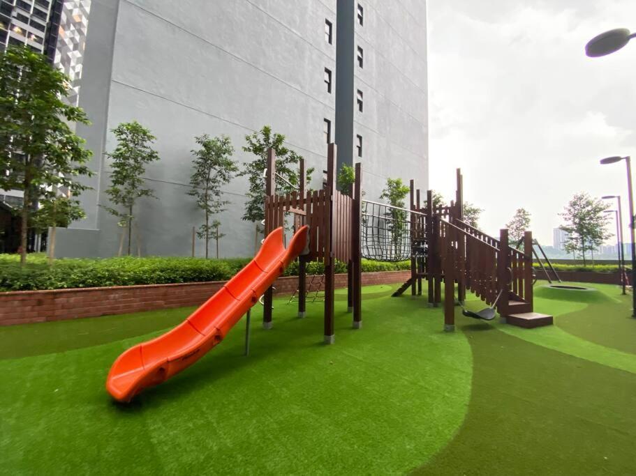 Mid Valley 3km Away 360 Sq Ft Millerz Sq Pangsapuri