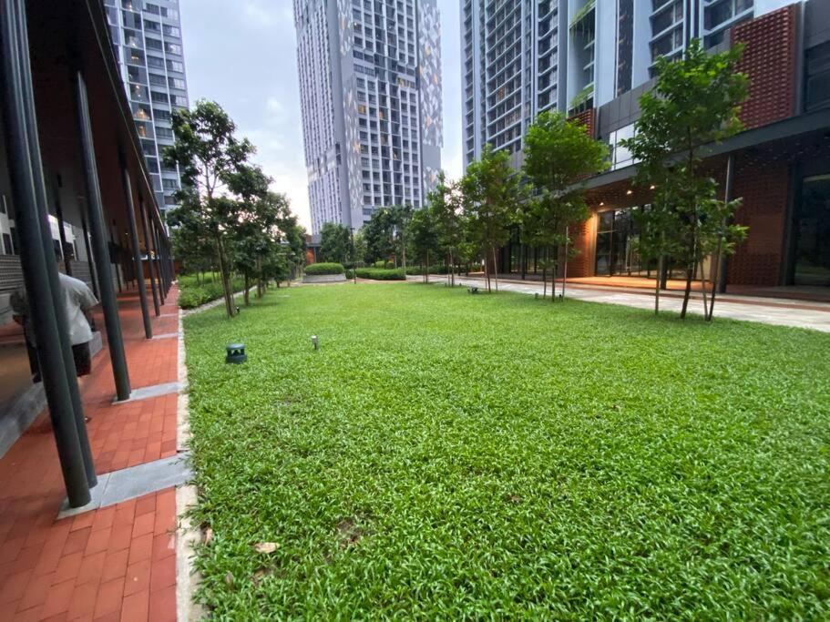 Mid Valley 3km Away 360 Sq Ft Millerz Sq *
