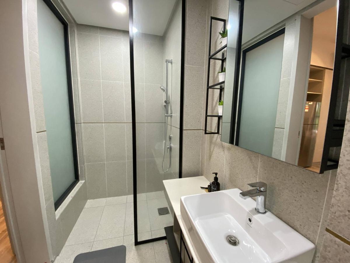 Mid Valley 3km Away 360 Sq Ft Millerz Sq * Kuala Lumpur